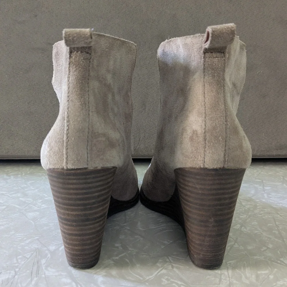 Lucky Brand Yosiana Taupe Suede Wedge Ankle Boots Womens Sz 8‎ Round Toe Booties